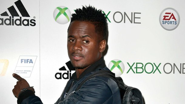 Black M s’offre un shooting très bling-bling!