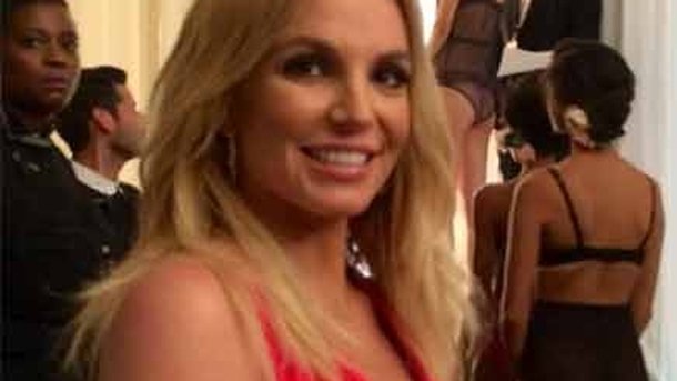 Britney Spears présente sa collection de lingerie à la Fashion Week!