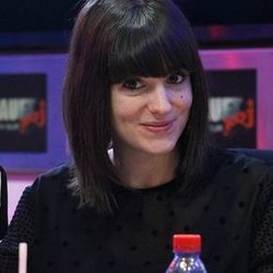 Lundi 9 Mars 2015 Cauet fête la journée de la femme
