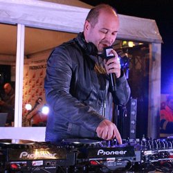 Cauet au mix