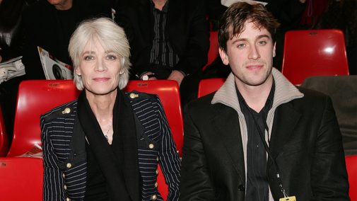 Hommage à Françoise Hardy : Thomas Dutronc prépare deux projets inédits pour sa mère