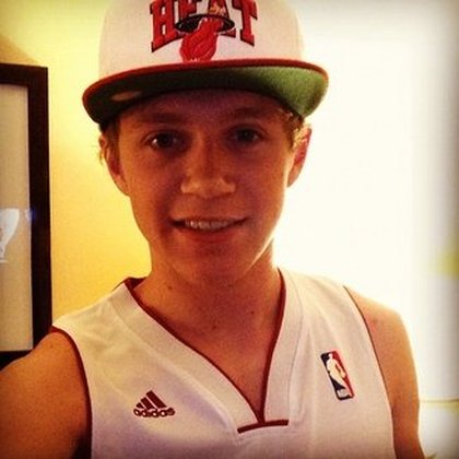 Niall Horan, ce qu'il aime : le Basket ! "Allez le Heat ! Je regarde les finales! Je n'arrive pas à croire que nous avons joué dans cette salle il y a 5 jours!"