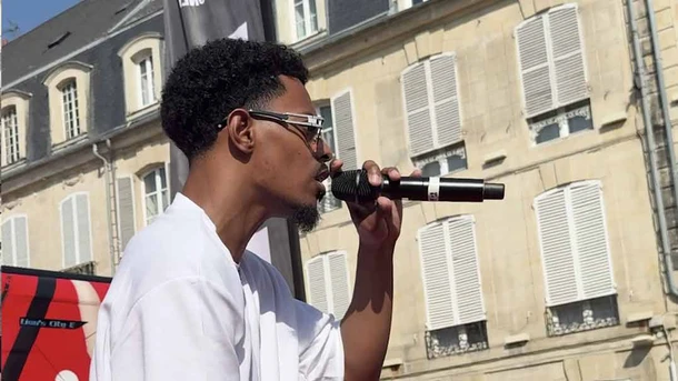 Dr Yaro chante « confirmé » en live 🤩