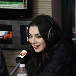 Mercredi 3 Décembre avec Charli XCX