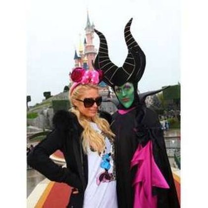 Paris Hilton à Disneyland Paris pour Halloween