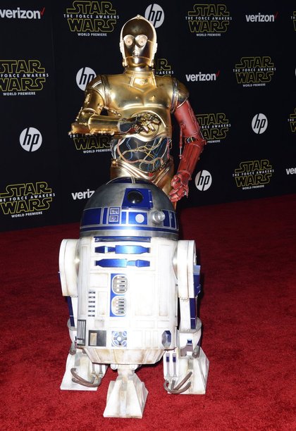 C-3PO et R2-D2 à la première mondiale de Star Wars Episode VII à Los Angeles