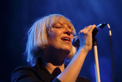 Sia dévoile son visage!