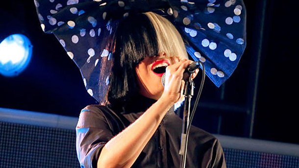 Sia : pourquoi est-elle si mystérieuse ?
