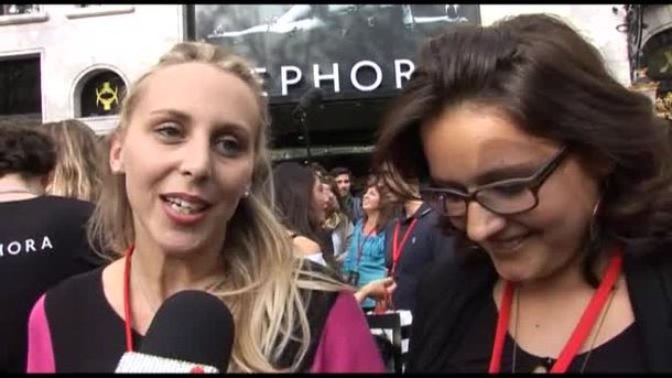 Lady Gaga sur les Champs Elysées !