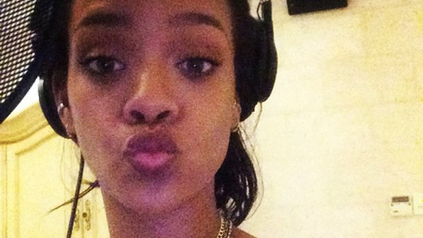 Rihanna : au boulot même en vacances !