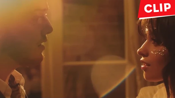 Camila Cabello et Bazzi dans un conte de fées pour le clip de «Beautiful»