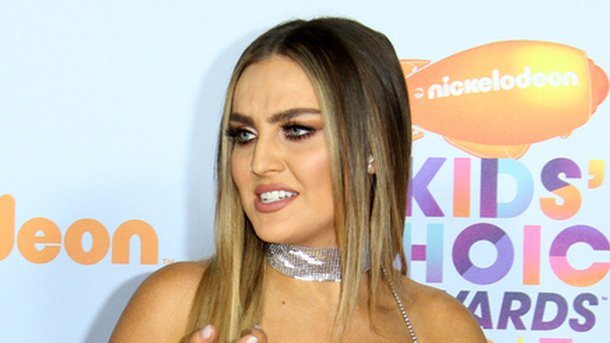 Perrie Edwards inspire ses fans en dévoilant sa cicatrice