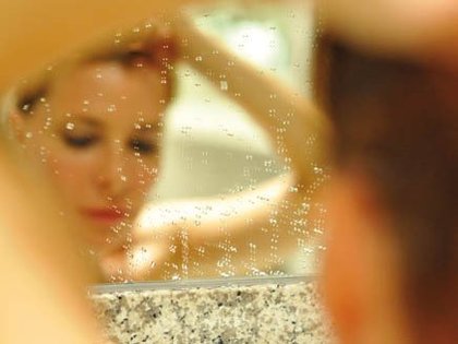 Mylène Farmer nous parle de Leila en images