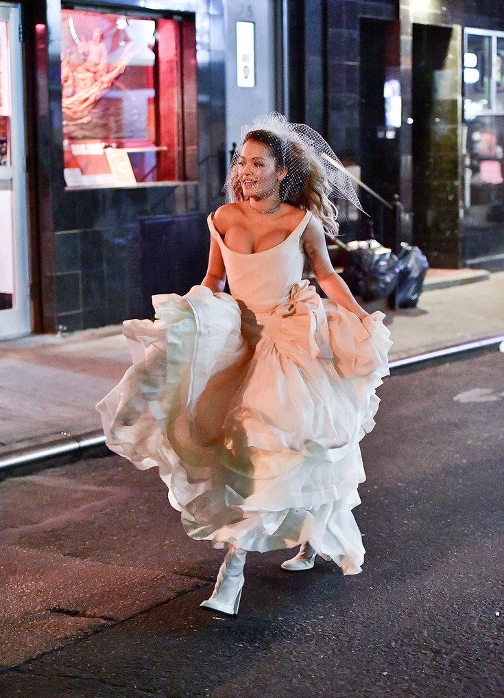 Rita Ora en tournage