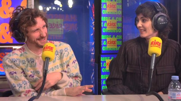 Baptiste Lecaplain : à ses début, il a joué dans un ancien peep-show, avec Bérengère Krief à la caisse