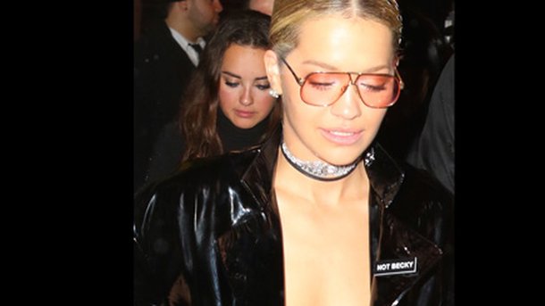 Rita Ora dévoile son corps de rêve en bikini!