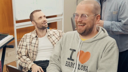Squeezie ou Lena Situations : qui de l’équipe garçons ou filles a déjà gagné le "Hit de l’été" selon les internautes ?