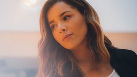 Exclu Chérie: Chimène Badi annonce la sortie de son nouvel album et un concert au Casino de Paris !