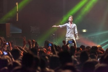 NRJ Music Tour de Lyon: Keen'V
