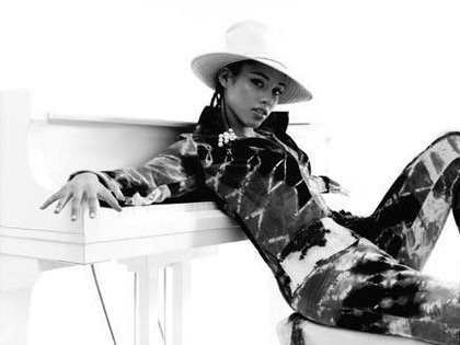 Alicia Keys et la machine à écrire