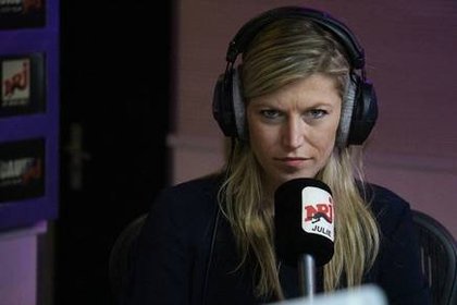 Lundi 9 Mars 2015 Cauet fête la journée de la femme
