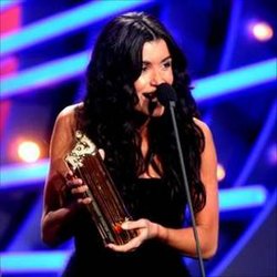 Jenifer sacrée artiste féminine française lors des NRJ Music Awards
