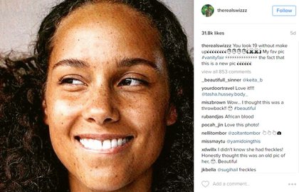 No make-up selfie - Alicia Keys