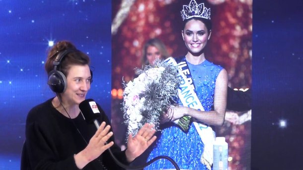Sophie Imbeaux à Diane Leyre, Miss France 2022 : "Diane, je suis ravie de vous rencontrer, d’admirer votre beauté, votre élégance. Mais je suis quand même bien dégoutée que la chronique soit filmée…"