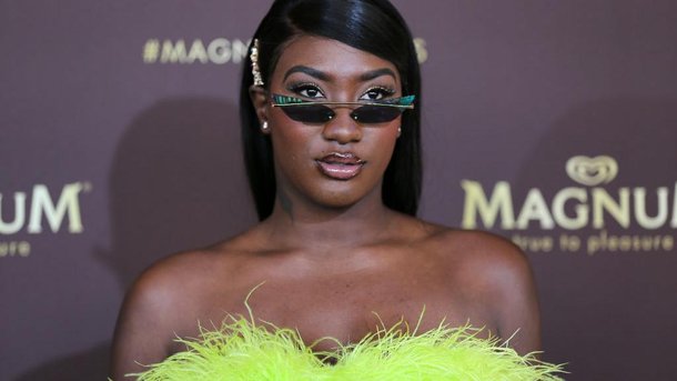 Aya Nakamura: comment fait-elle pour soigner son image?