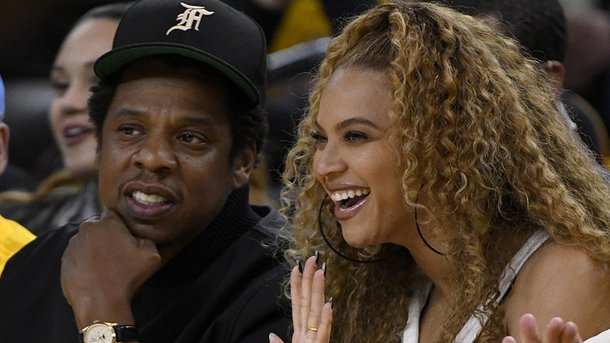 Beyoncé et Jay Z heureux propriétaires de la Rolls Royce la plus chère du monde!