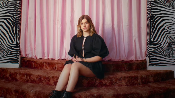 Marine dévoile un premier clip délicat et poétique avec "Ma Faute"