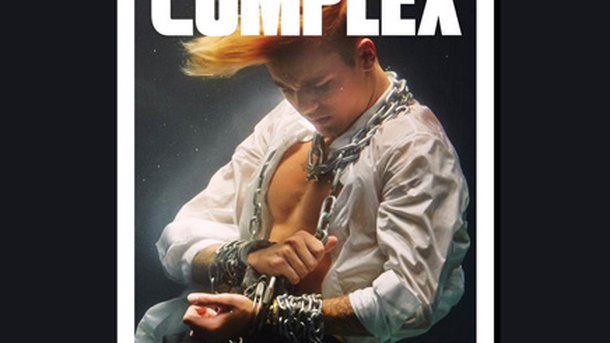 Justin Bieber: il brise ses chaînes à la une de Complex