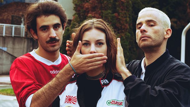 Thérapie TAXI: «Hit Sale», un premier album décapant