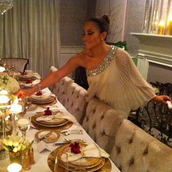 Jennifer Lopez : en mode Jackie O pour le diner du 31!