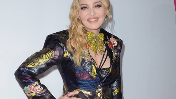 Madonna va à nouveau adopter!