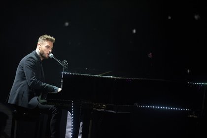 M Pokora sur scène - NRJ Music Awards 2015