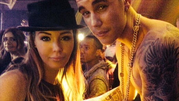 Justin Bieber rencontre Nabilla à Cannes!
