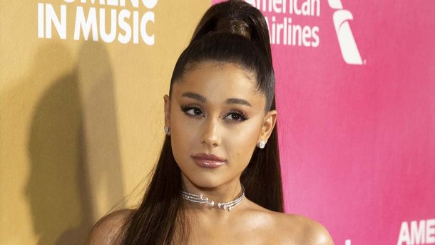 Ariana Grande a un nouveau tatouage et il est surprenant