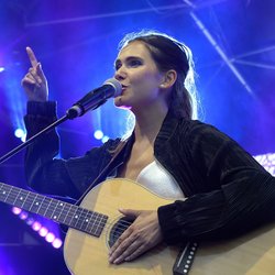 Joyce Jonathan interprète son titre "Ça ira"