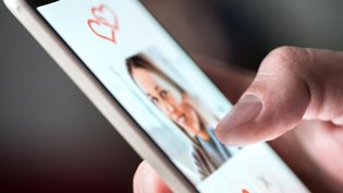 Les infos du Réveil Chérie : 58% des célibataires visite une application de rencontre au moins 1 fois par jour
