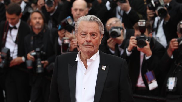 Alain Delon : Céline Dion, Brigitte Bardot... Ces stars qui lui rendent hommage