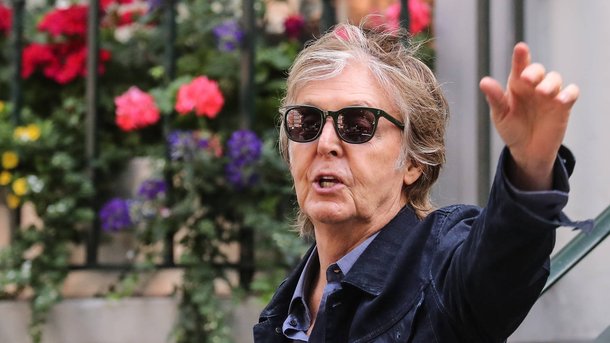 Françoise Hardy, Paul McCartney, Serge Gainsbourg... Chanteurs, mais aussi écrivains