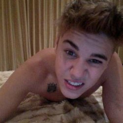 Justin Bieber nous fait découvrir son nouveau tatouage