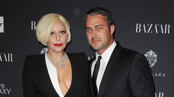 Lady Gaga se jette à l'eau avec son fiancée