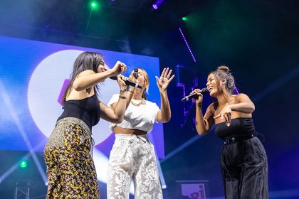 Camélia Jordana, Vitaa et Amel Bent - NRJ Music Tour Haguenau 2021