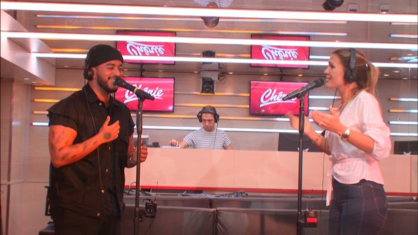 Vitaa et Slimane chantent « Je te le donne » en live