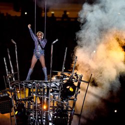 Lady Gaga sur scène à la mi-temps du Superbowl 2017
