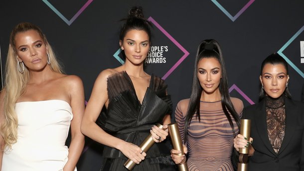Kim Kardashian et ses soeurs ouvrent la saison des bikinis