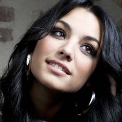 Un nouveau single pour Sarah Riani