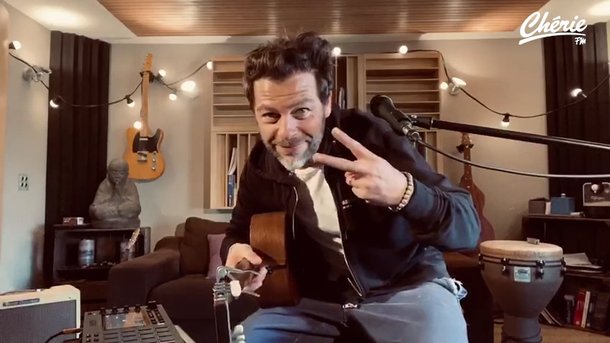 Christophe Maé interprète "Casting" en live  à la maison pour Chérie FM